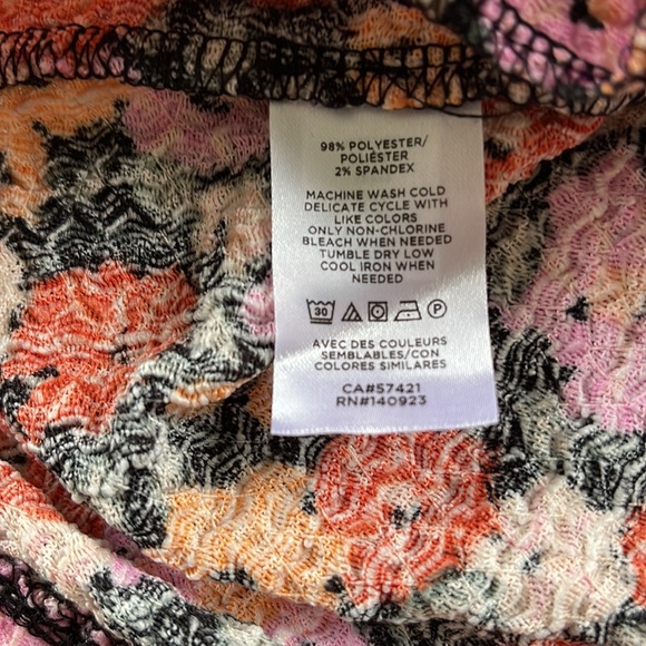 Loft V-Neck Floral Blouse, Button Front with Bottom Tie, Size S - Picture 4 of 6